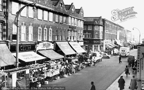 fulham-north-end-road-1964.jpg